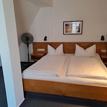 קירכהיים אונטר טק Stadthotel Waldhorn מראה חיצוני תמונה