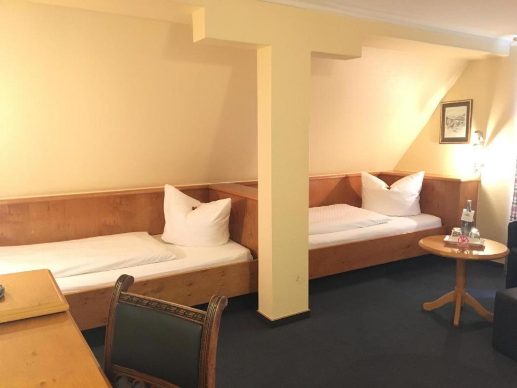 קירכהיים אונטר טק Stadthotel Waldhorn מראה חיצוני תמונה