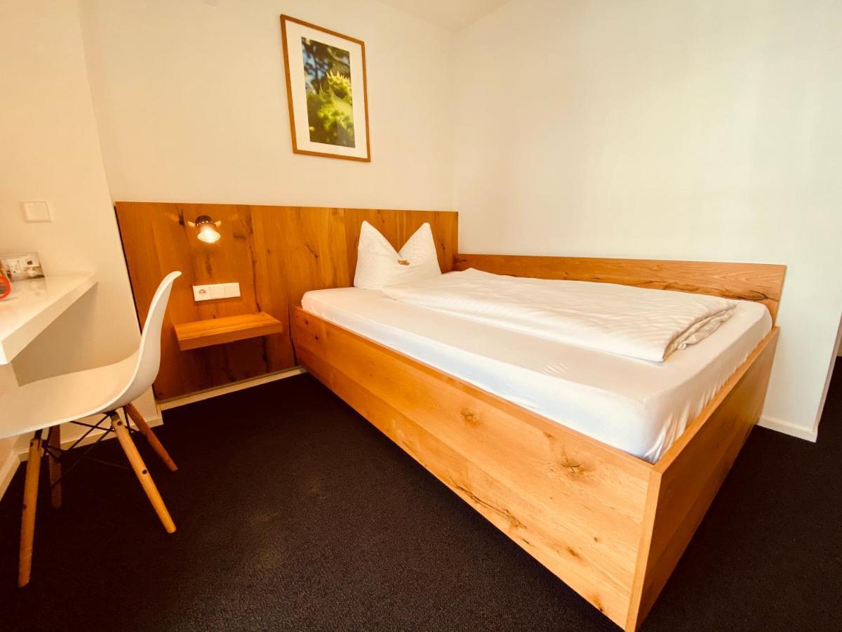 קירכהיים אונטר טק Stadthotel Waldhorn מראה חיצוני תמונה